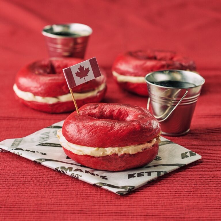 Célébrez la fête du Canada avec Kettlemans : Les bagels rouges et le ...